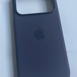 Apple IPhone 17 pro Silicone case with MagSafe purple fog